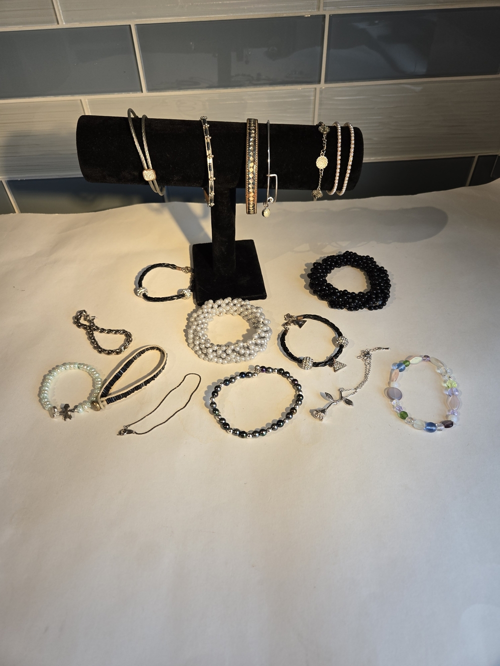 17 Pieces Mixed Women's Bracelets, Stylish